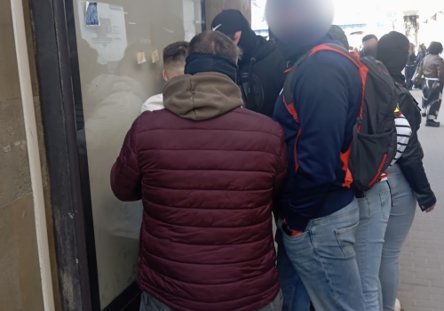 Wideorozmowa która kosztowała 55 tysięcy złotych. Kryminalni zatrzymali „fałszywego pracownika banku”