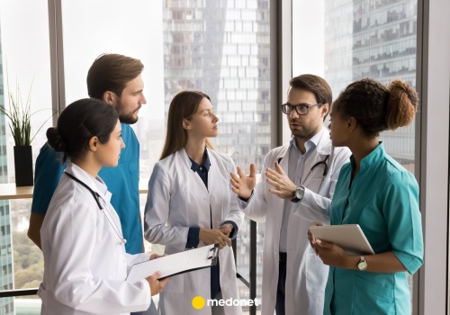 Rewolucja w kształceniu lekarzy i lekarzy dentystów: krótszy staż, nowe egzaminy i większa kontrola jakości