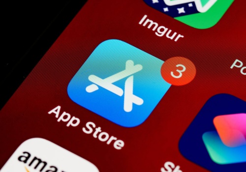 Zaczyna się. iPhone pyta pierwsze osoby o dowód osobisty. Alternatywą okrojona wersja systemu