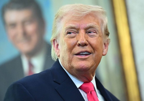 Doradca duchowny Trumpa wieszczy bliski koniec wojen. 