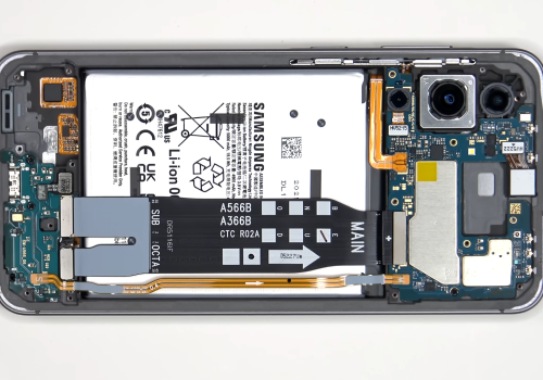 Galaxy A57 rozebrany na części pierwsze. Co nowy smartfon Samsunga skrywa w środku?