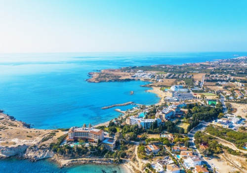 😱 ALE CENA 😱 Wycieczka na Cypr za 345 PLN 🔥 Loty i noclegi w hotelu z basenem 😎