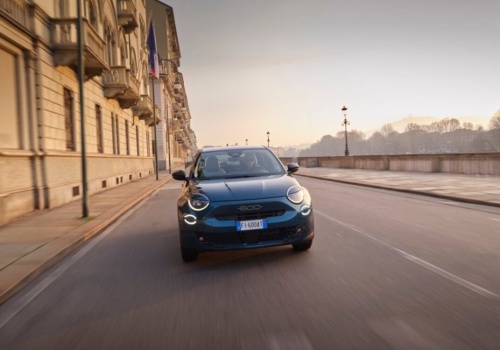 Fiat 600 Petrol wraca do prostszej formuły. Manual i nowa seria Street Edition