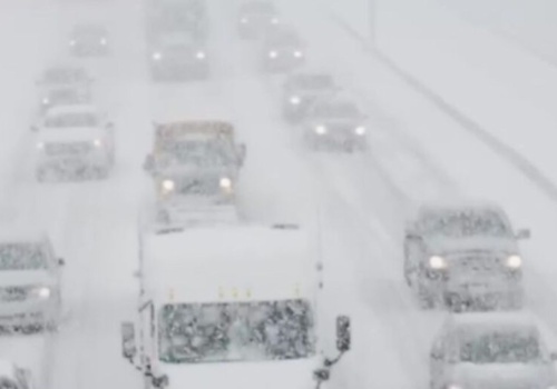 Nagły powrót zimy w Niemczech. Śnieg paraliżuje południe kraju, chaos na drogach