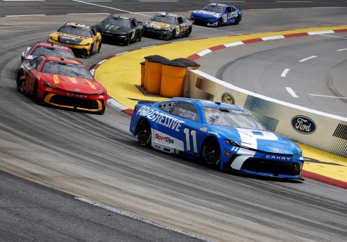 Martinsville i Bristol kolejnymi celami kierowców NASCAR Cup Series. Wyścigi na żywo w Motowizji!