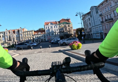 Rower wygrywa w mieście. Hulajnoga, to droga opcja. Zyskuje komunikacja miejska