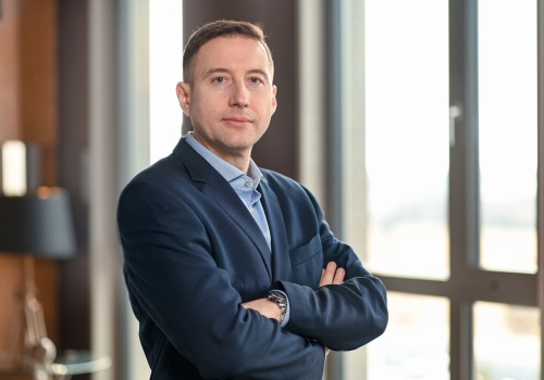 „Jestem 30 proc. na minusie – co robić?”. Klasa średnia nie potrafi inwestować. Analityk podpowiada, jak podchodzić do „okazji”