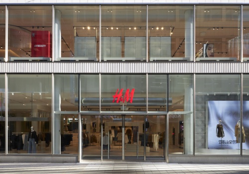 H&M zmienia zasady gry w branży. Mniej sklepów, więcej zysków