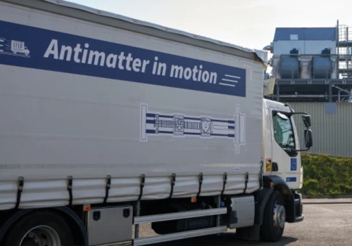 Transport wart kilka biliardów dolarów. Historyczna chwila w CERN