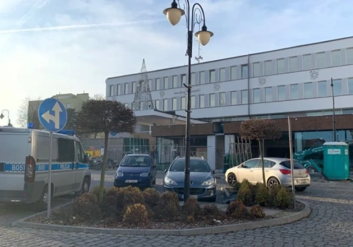 Zatrzymanie i zarzuty. Burmistrz wydaje oświadczenie, ale robi to na prywatnym profilu