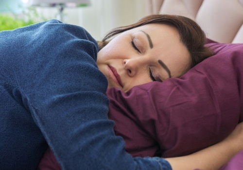 Twój sen może zależeć od tego, co jest w jelitach. Zdumiewające powiązanie