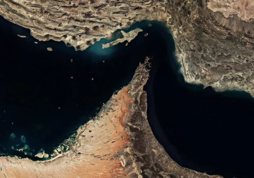 Tak transportują irańską ropę przez Cieśninę Ormuz i omijają sankcje. Statek jest częścią „floty cieni”