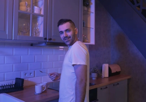 Luki prezentuje nowość „Ne fochaj” o kobiecych humorach