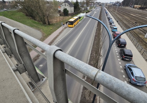 WOLSZTYN: Policjanci i dwaj świadkowie ruszyli na pomoc kobiecie