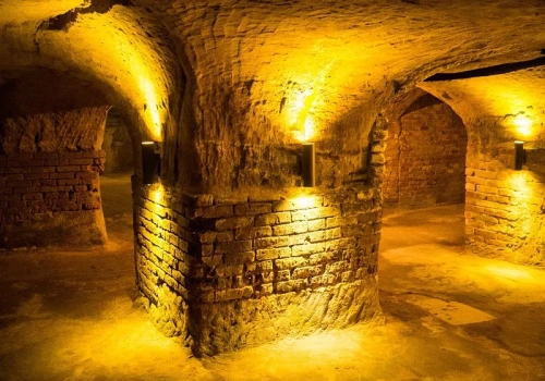 Pod starówką w Warszawie kryje się drugi świat. Niewielu o nim wie