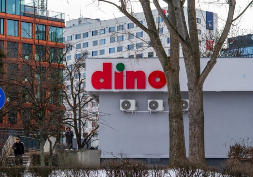 Sprzedaż Dino rośnie, ale LfL zwalnia. 