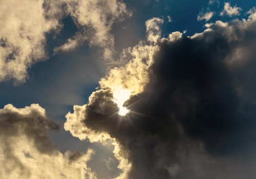 Piątek nie zaskoczy pogodą, ale słońce może się do nas uśmiechnąć