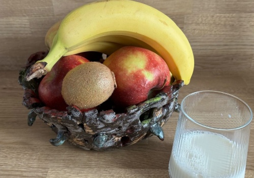 Jedni nie piją mleka, inni boją się owoców. Dietetyk nie wytrzymał i obalił mity z sieci