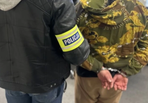 Poszukiwany z trzema zakazami zatrzymany w Chojnicach. Podał cudze dane