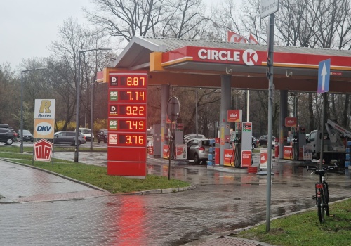 Paliwowy szok w Krakowie. Diesel dobija do 9 zł, rząd zapowiada obniżki cen
