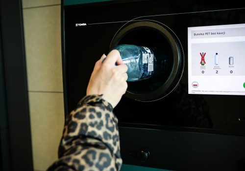 Turystyka kaucyjna kwitnie. Polacy odkryli lukę w systemie. Nawet 60 zł więcej