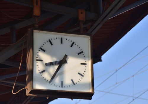 Ani zimowy, ani letni. Mają nowy pomysł na zmianę czasu