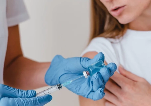 Antyszczepionkowcy w natarciu. Do samorządów powiatu ciechanowskiego trafiły petycje