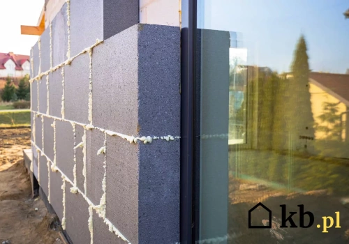 Ocieplili dom styropianem grafitowym. Jego największa wada wyszła gdy zrobiło się ciepło