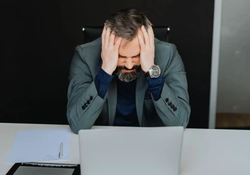 Wiele osób wybiera ten sposób, by pomnożyć oszczędności. Niestety aż 72% notuje straty