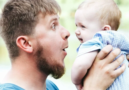 Ojców na urlopach przybywa. Ale ten trend zaczął hamować
