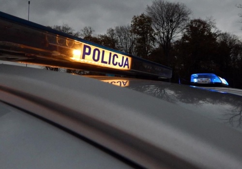 Pirat drogowy stracił prawo jazdy… i nerwy. Teraz odpowie też za znieważenie policjanta