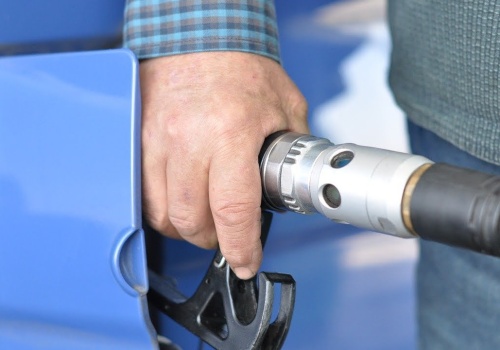 Niższe ceny na stacjach paliw najwcześniej we wtorek