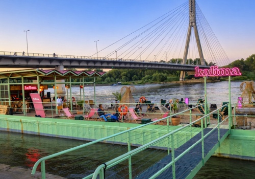 Było kadrowe eldorado. Teraz brakuje rąk do pracy nad Wisłą