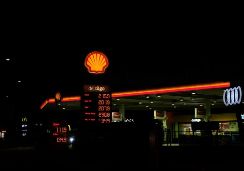 Ograniczenia podwyżek cen na stacjach paliw – pierwsza pomoc dla kierowców