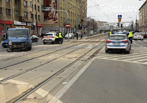 Pijany kierowca śmieciarki zderzył się z tramwajem na Woli