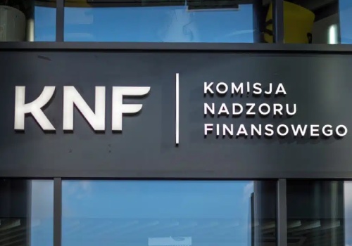 Polacy nadal tracą fortunę na tradingu. Nowy raport KNF nie pozostawia złudzeń