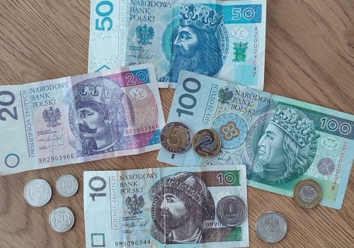 Nawet 20 tys. zł brutto za zdjęcia i wideo. To nie praca za biurkiem, rekrutacja ruszyła