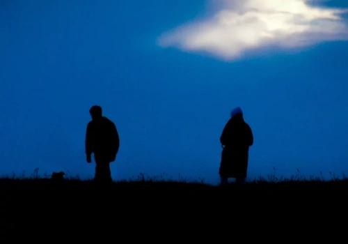 Polacy idą 100 km w nocy. To nie jest zwykła droga krzyżowa