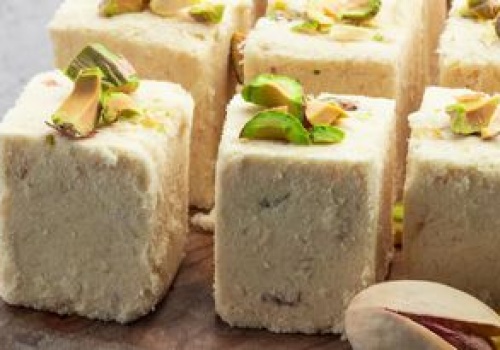 W PRL-u odmładzający hit deserowy. Tak zrobisz wersję bez cukru