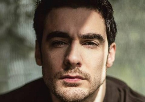 Implant zmienił jego życie w koszmar. 42-letni aktor chce się poddać eutanazji