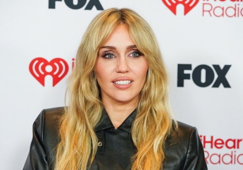 Miley Cyrus olśniła na gali. Jej skórzany garnitur to klasa sama w sobie