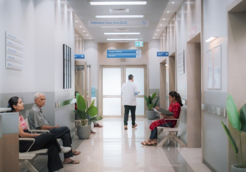 Onkologia i leczenie przewlekłe Ukraińców zagrożone? Ministerstwo nie widzi potrzeby zmian