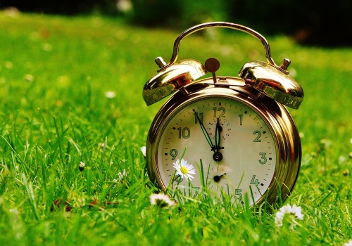 W ten weekend zmiana czasu z zimowego na letni! Jaki to ma cel i wpływ na człowieka?