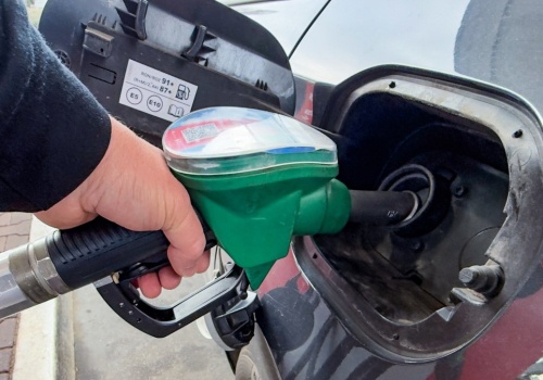 Rosnące ceny paliw. Przedsiębiorcy wołają o pomoc, rząd reaguje