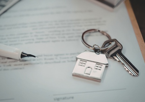 Mieszkają latami bez płacenia i nie można ich usunąć. Zbliża się koniec patologii na rynku najmu