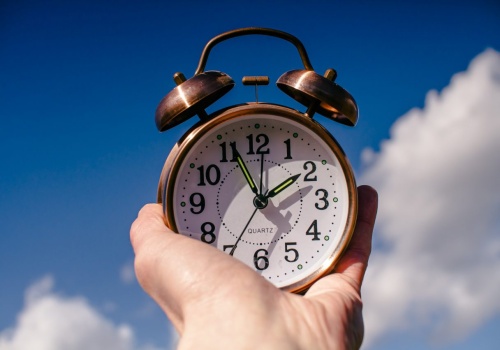 Zmiana czasu 2026. W nocy z 28 na 29 marca przestawiamy zegarki na czas letni