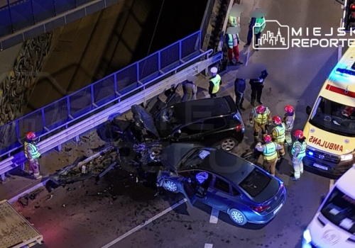 Zderzenie nieoznakowanego radiowozu z Volkswagenem na Woli