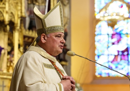 Kard. Konrad Krajewski podczas ingresu: Żyć czterema Ewangeliami to iść prosto do świętości