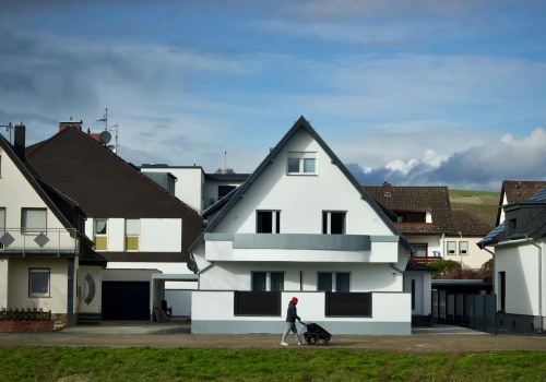 Nawet 10 tys. zł kary za to, co Polacy robią ze swoimi domami. Nowe przepisy są bezlitosne