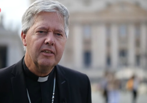 „Chcieliśmy zadowolić społeczeństwo i straciliśmy naszą tożsamość”. Bp Mutsaerts o holenderskiej drodze upadku